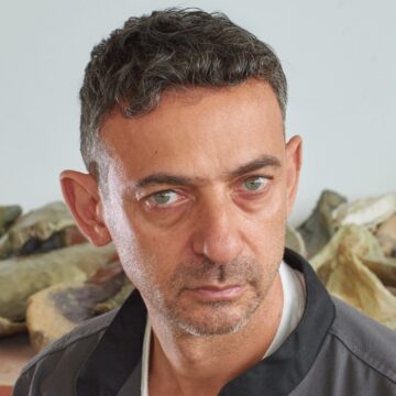 Əli Çerri İsrailin Beyrutdakı hücumuna görə Fransada müharibə cinayəti iddiası ilə məhkəməyə müraciət edib 